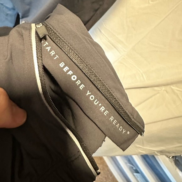 PELOTON x FOUR LAPS - Men’s Size 2XL Nylon Joggers, Black - Picture 4 of 7